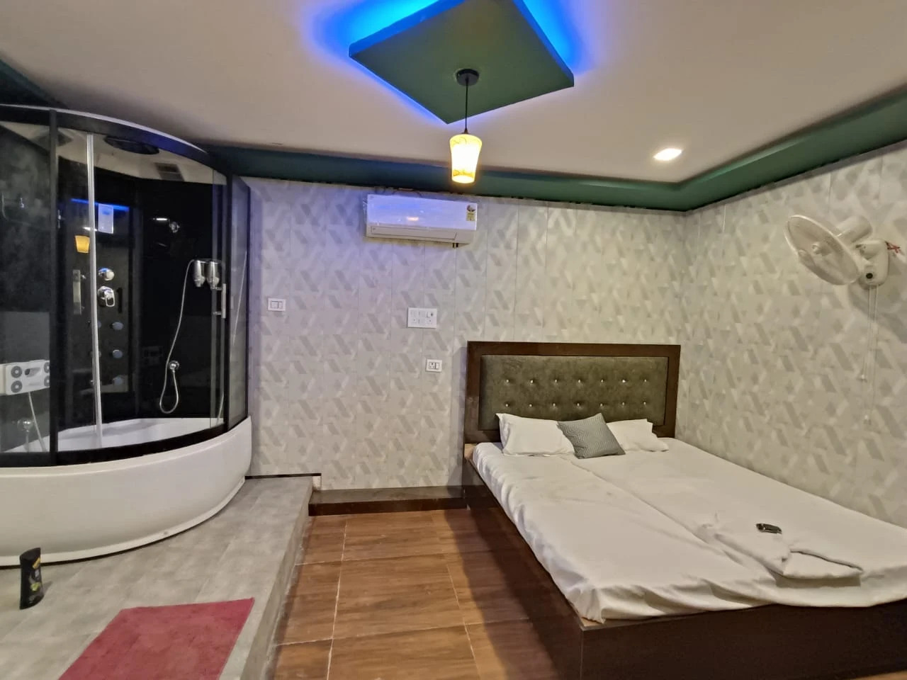 Deoria Massage Room - Image 2