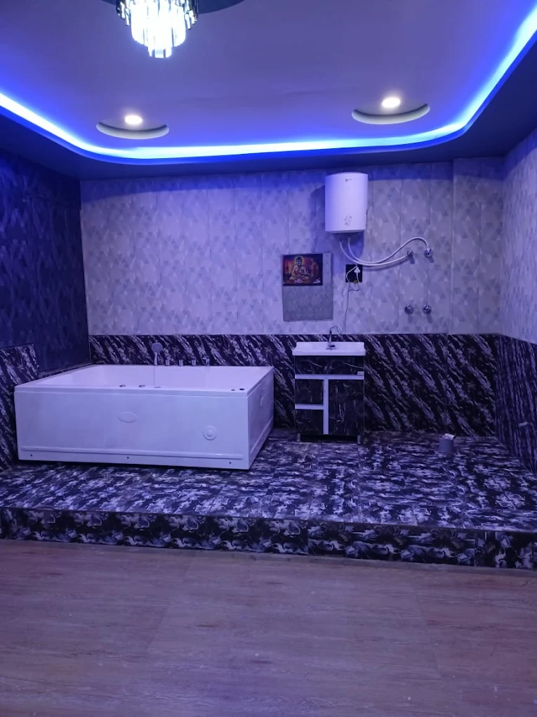 Shahjahanpur Massage Room - Image 2