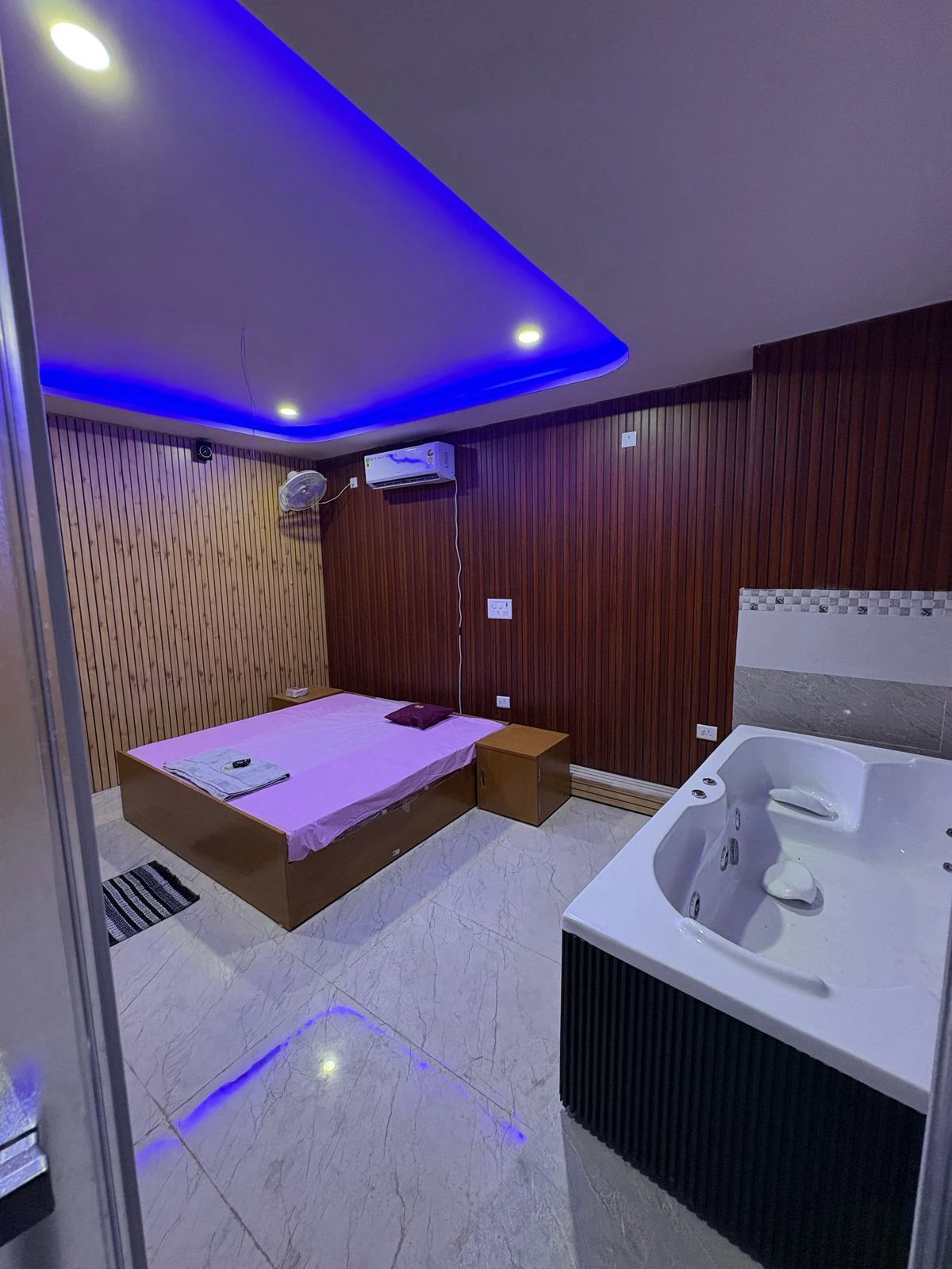 Luxury Spa in Ballia  - Image 1